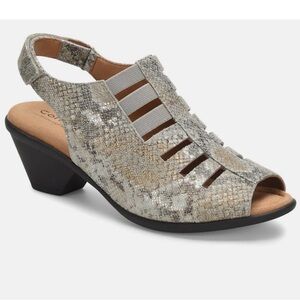 NWOT Size 7W Comfortiva Faye Strappy Sandal